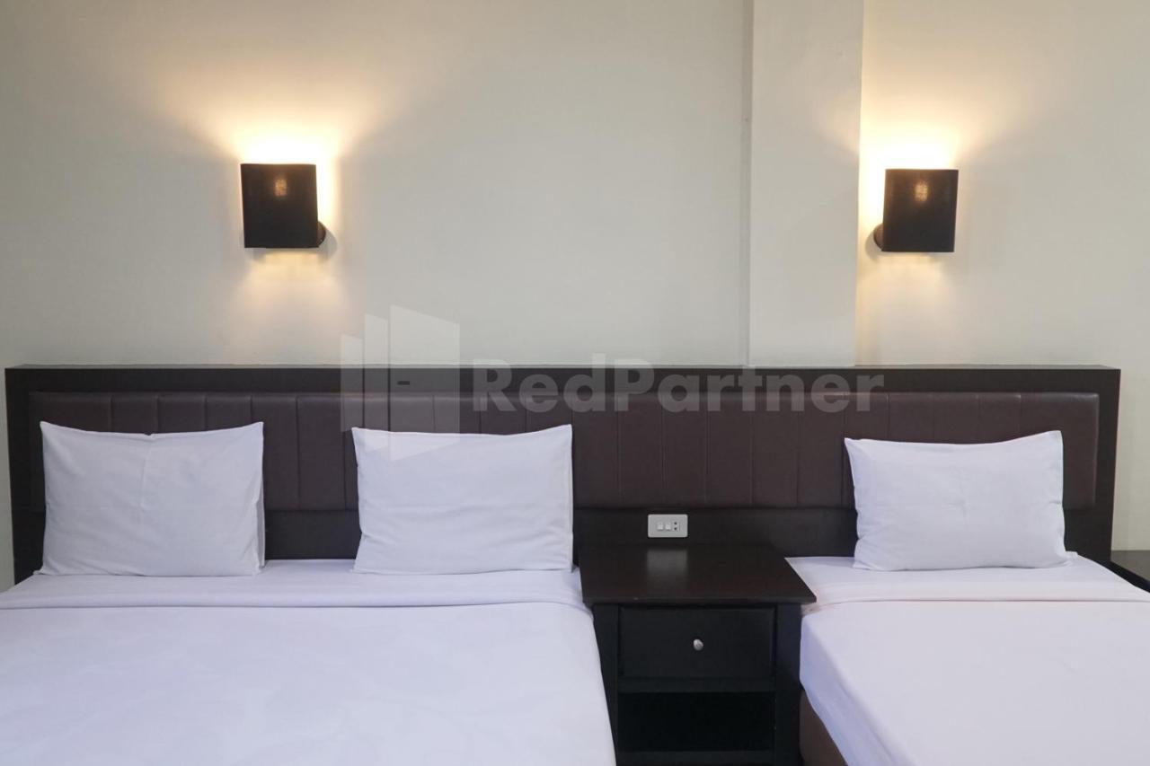 Carolina Transit Hotel Medan Exterior photo