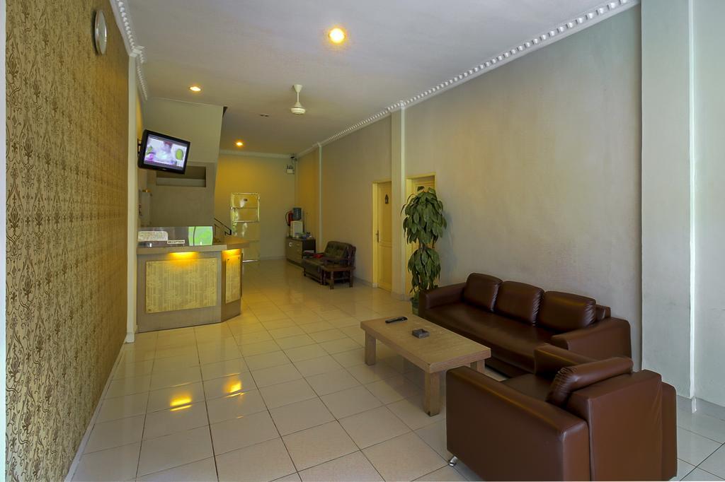 Carolina Transit Hotel Medan Exterior photo